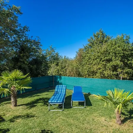 Zagar With Jacuzzi Apartment